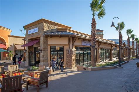 desert hills outlet mall california.